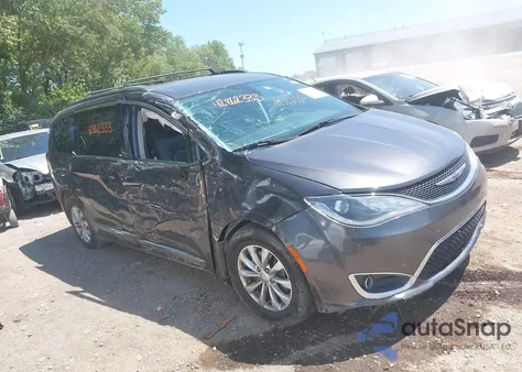 2019 Chrysler Pacifica Touring L from USA, damaged, VIN 2C4RC1BG7KR685556